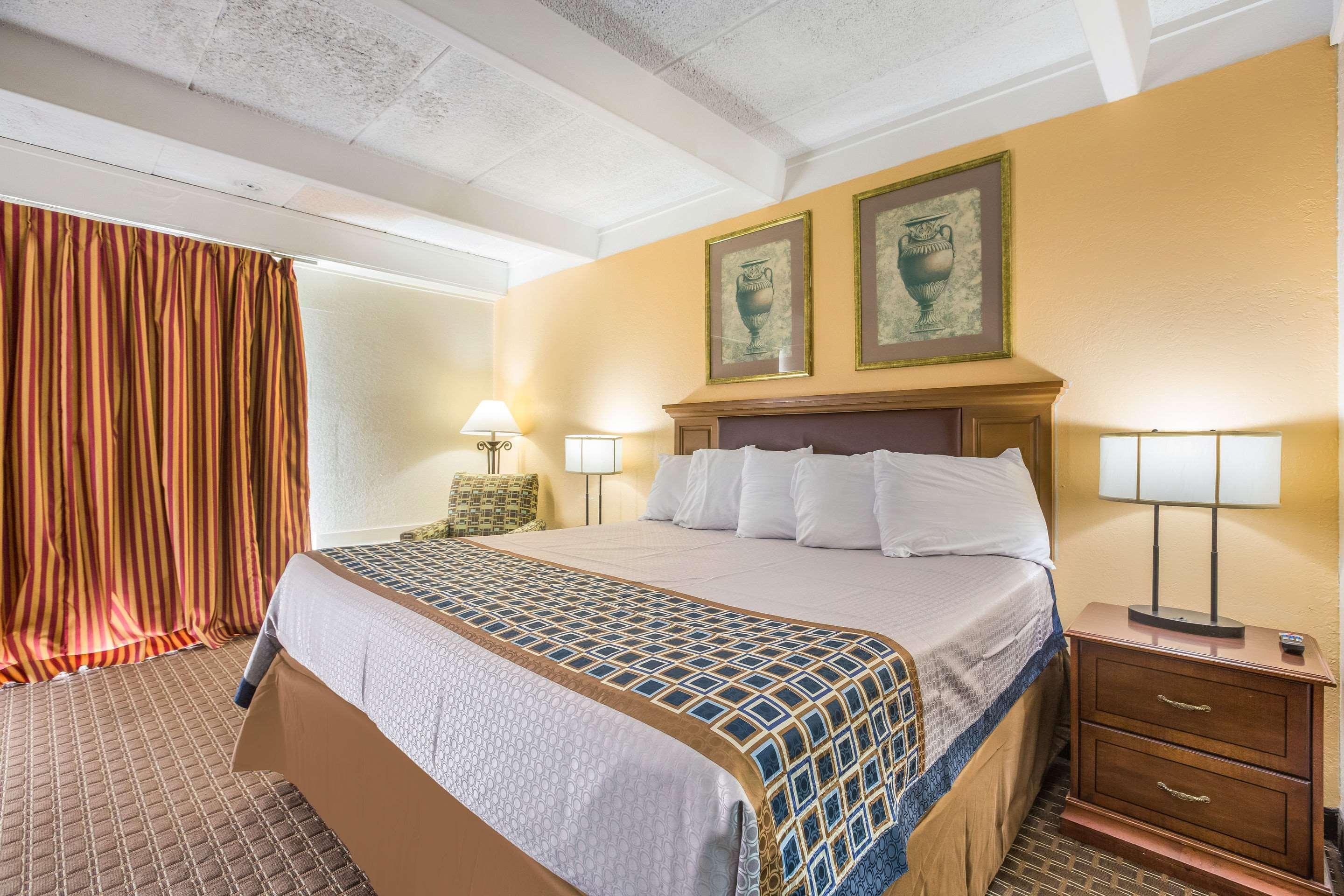 Super 8 By Wyndham Macon Ga Hotell Exteriör bild