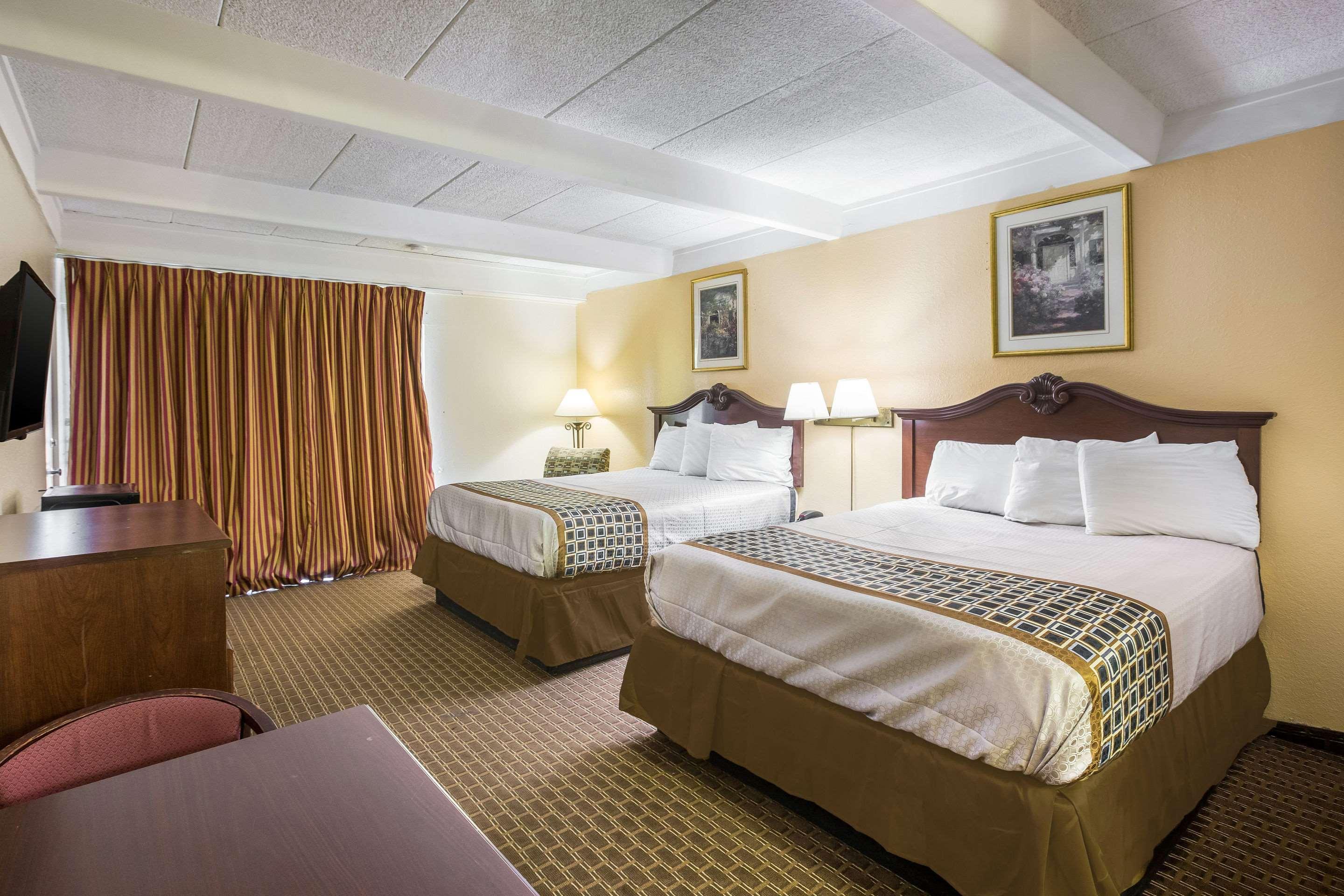 Super 8 By Wyndham Macon Ga Hotell Exteriör bild